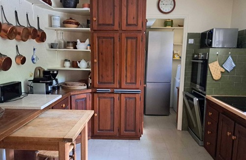 Chateauneuf-Grasse Villa | La Campanette, surrounded by nature with its magnificent 4 x 15 m swimming pool.