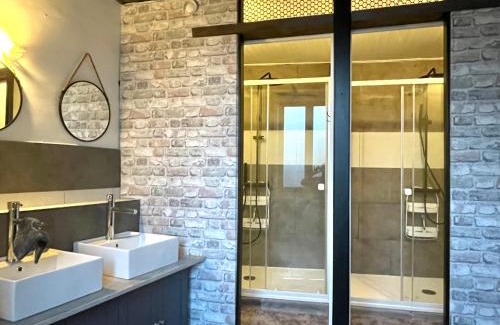 Lusignan Casa | La Carrée des Amis