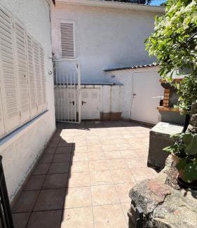 San Martín de Valdeiglesias Casa | La Casita de Noe con vista al Pantano de San Juan