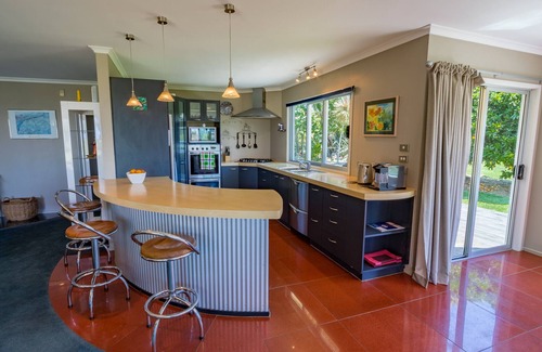 Golden Bay Casa | La Casa Al Mare - Golden Bay Beach House