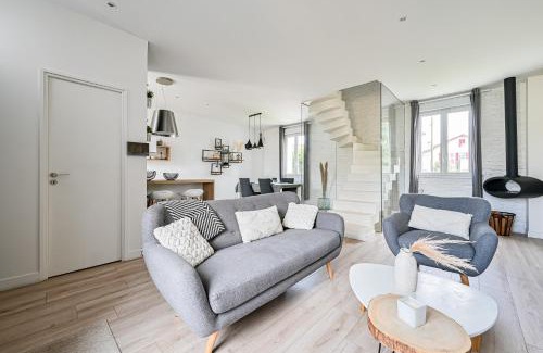 Le Raincy Casa | La Casa Blanca - 6 personnes proche Disney & Paris