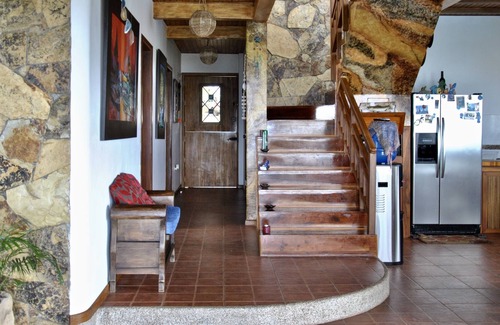 Curia Villa | La Casa de Curia, hermosa casa con vista al mar con piscina, en la mejor playa de Ecuador