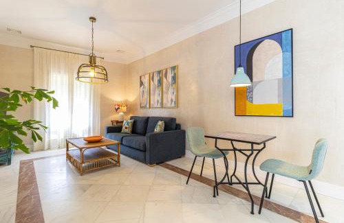 Jerez de la Frontera Apartamento | La Casa de la Plaza del Arroyo - Traditional Luxury in Jerez