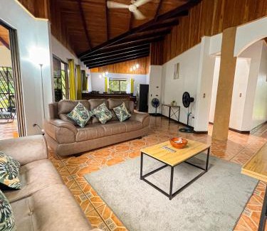 Puerto Jiménez Casa | La Casa de Piedra