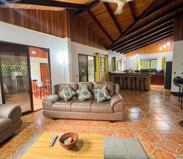 Puerto Jiménez Casa | La Casa de Piedra