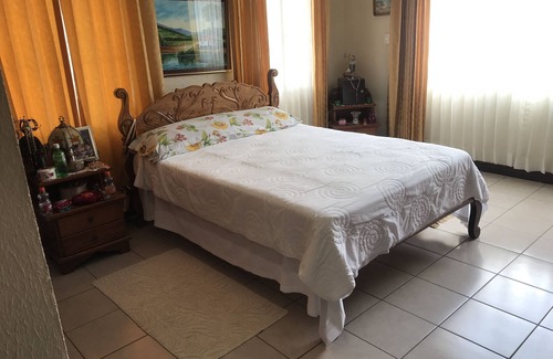 Residencial La Giralda Cama Y Desayuno | La casa del suizo