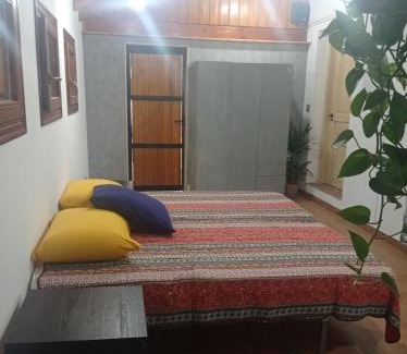 Marron Casa | La Casa Malvarrosa- piscina climatizada