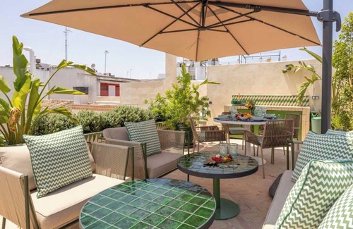 El Arenal Casa | LA CASA, spacious 6-bedroom + 6 bathrooms house! With private pool on the top!