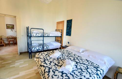 Lagaccio Apartamento | La Casa Sulla Mattonata accogliente appartamento sulla tipica creuza genovese con bella vista e a due passi dalla Stazione Principe