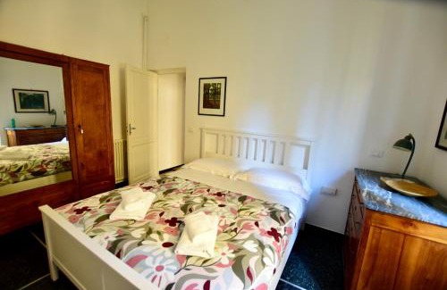 Lagaccio Apartamento | La Casa Sulla Mattonata accogliente appartamento sulla tipica creuza genovese con bella vista e a due passi dalla Stazione Principe