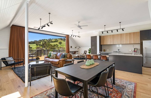 Mittagong Casa | La Casetta - New Designer Guest House in the Southern Highlands