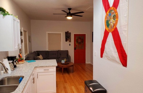 Ybor City Casa | La Casita Blanca Ybor City Tampa