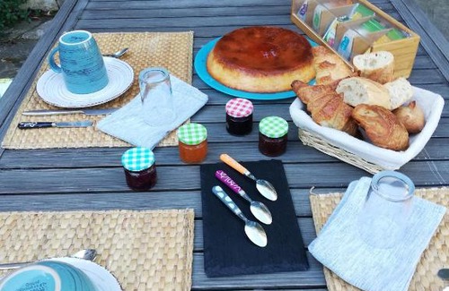 Claret Cama Y Desayuno | La Chrysalide