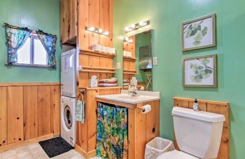Mindoro Casa | La Crescent Cottage on Minnesota Bluffs with View!
