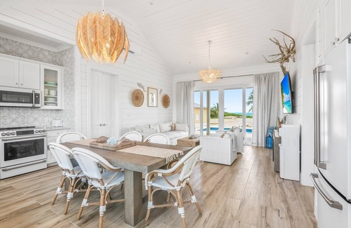 William's Town Casa | La Dolce Vita Cottage - Beachfront w/ pool directly on Tropic of Cancer Beach!