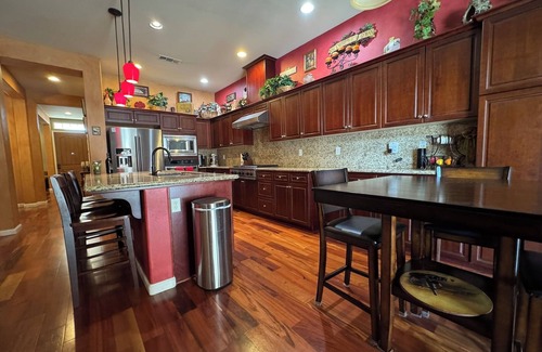 Clovis Casa | La Dolce Vita - Gorgeous 4-bedroom house in prestigious Clovis