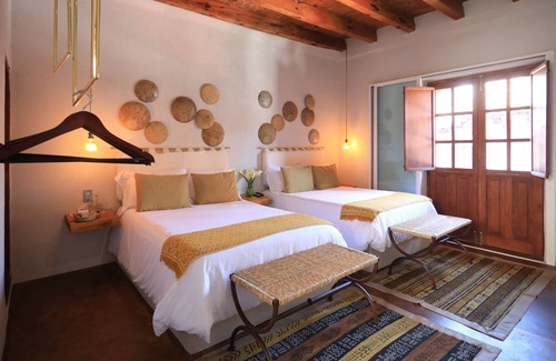 Centro Hotel | La Dorada Town View