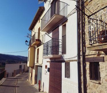 Vilafranca Chalet De Esquí | LA DULA, Casa Boutique en el casco antiguo y junto a la montaña