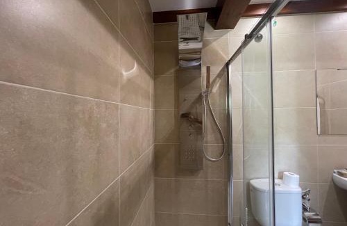 Buron Apartamento | La Era de Lario habitación con Jacuzzi