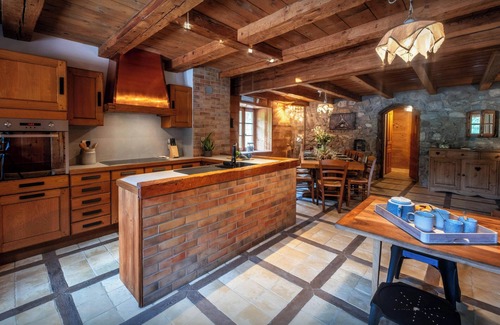 Thones Otro | La Ferme du Cortet - stone farmhouse with garden and pond - OVO Network
