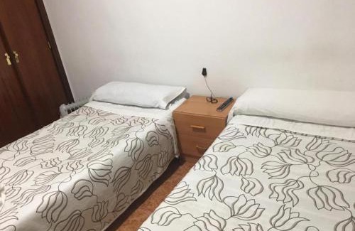 Zaragoza Centro Casa | La Ferroviaria -Suite 1 Dormitorio Con Salón más Baño Privado - Balcón - 2º Sin Ascensor-