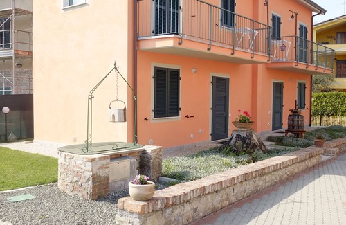 Santo Stefano di Magra Apartamento | La Fonda Holiday House: Apartamento con piscina, jardín y parking