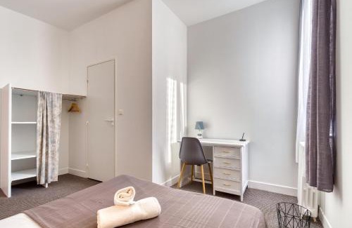 Conqueyrac Hotel | La Gardiolle - Montfort