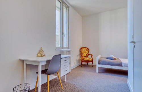 Conqueyrac Hotel | La Gardiolle - Montfort