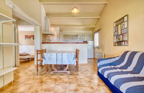 Salignac-Eyvignes Casa | La Gariotte – Casa de vacaciones acogedora con piscina climatizada compartida en el corazón del Périgord Noir
