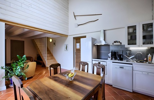 Verac Casa | La Grange d'Oustaud con piscina, vistas al campo y encanto auténtico