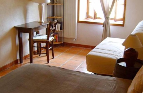 Coutouvre Casa | La Grange: the Semaille room