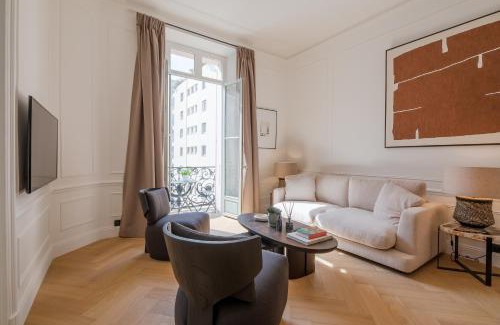 Cannes City Centre Apartamento | La Guitare 22 - Spacious 1 BR apartment in the center of Cannes, right behind Grand Hotel
