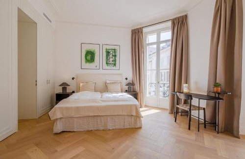 Cannes City Centre Apartamento | La Guitare 22 - Spacious 1 BR apartment in the center of Cannes, right behind Grand Hotel