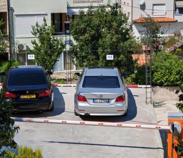 Vranjic Apartamento | La Harmony Jacuzzi Apartments with Garden