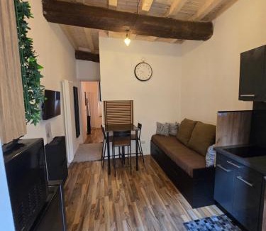 Isola del Bosco - Delle Corti Apartamento | La Hora Feliz - Metro Sesto Rondo'