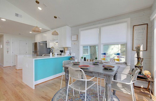 North Beach Casa | "La Licorne" Waterfront Beach Cottage
