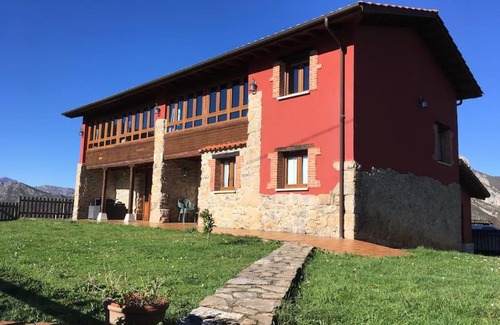 Peruyes Casa | LA LLANADA