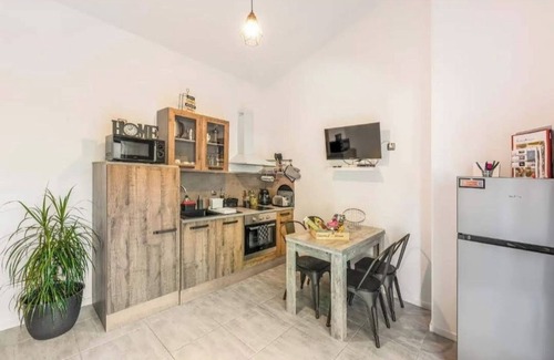 Garrigues-Sainte-Eulalie Apartamento | La Maisonnette du Château d'eau 10 mn from Uzès