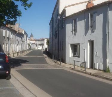 Dompierre-sur-Mer Villa | La Maison Blanche
