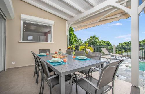 Fort-de-France Villa | La maison bleue