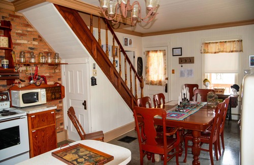 Saint-Camille-de-Lellis Casa | "LA Maison D'autrefois" Au Coeur D'un Beau Village, Maison Ancestrale de 1917