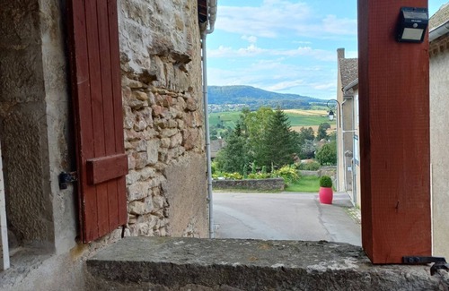 Saint-Denis-de-Vaux Casa | La Maison Dionysienne, un Instant Suspendu Entre Nature et Histoire
