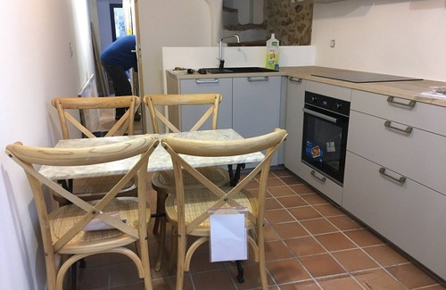 Luc-sur-Orbieu Casa | La Maison de Célestine, in the heart of the Corbières, in a winegrowing village.