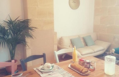 Espiet Cama Y Desayuno | La Maison De...