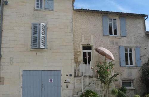 Bourg-Charente Villa | La Maison de Riviere