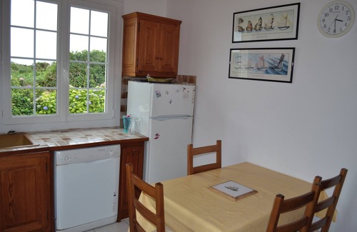 Pleumeur-Bodou Casa | LA MAISON DU DOLMEN by the sea in Ile Grande