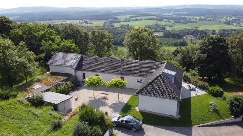 Fontain Casa | La Maison du Fort de Fontain Villa Mac Mahon vue superbe Montagnes du Jura