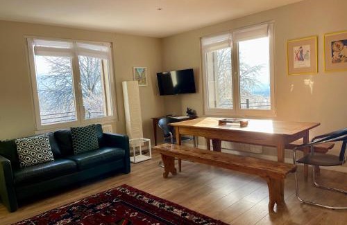 Fontain Casa | La Maison du Fort de Fontain Villa Mac Mahon vue superbe Montagnes du Jura