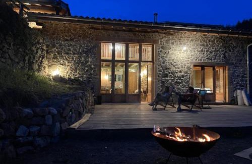 Saint-Cyr-le-Chatoux Villa | La Maison du Père Louis