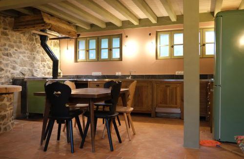 Saint-Cyr-le-Chatoux Villa | La Maison du Père Louis